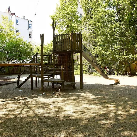 Apartmenthouse Berlin - Am Goerlitzer Park-2
