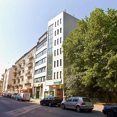 Apartmenthouse Berlin - Am Goerlitzer Park-3