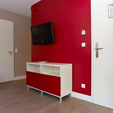 Apartmenthouse Berlin - Am Goerlitzer Park-3